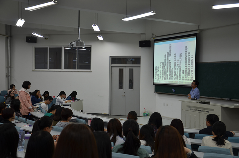 文化传播国际博彩平台
举办“诗歌写作与创意学习”专题讲座.JPG