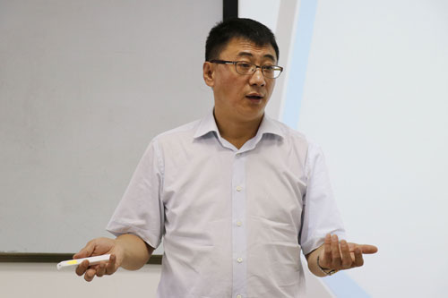 中国传媒大学新闻国际博彩平台
院长隋岩教授.jpg